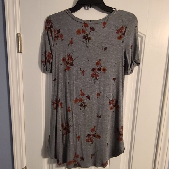 Maurice 24/7 Floral Tee - Picture 2 of 2